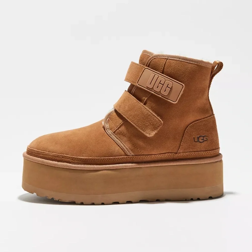 Like New! Women's UGG Neumel Platform Shearling Boots